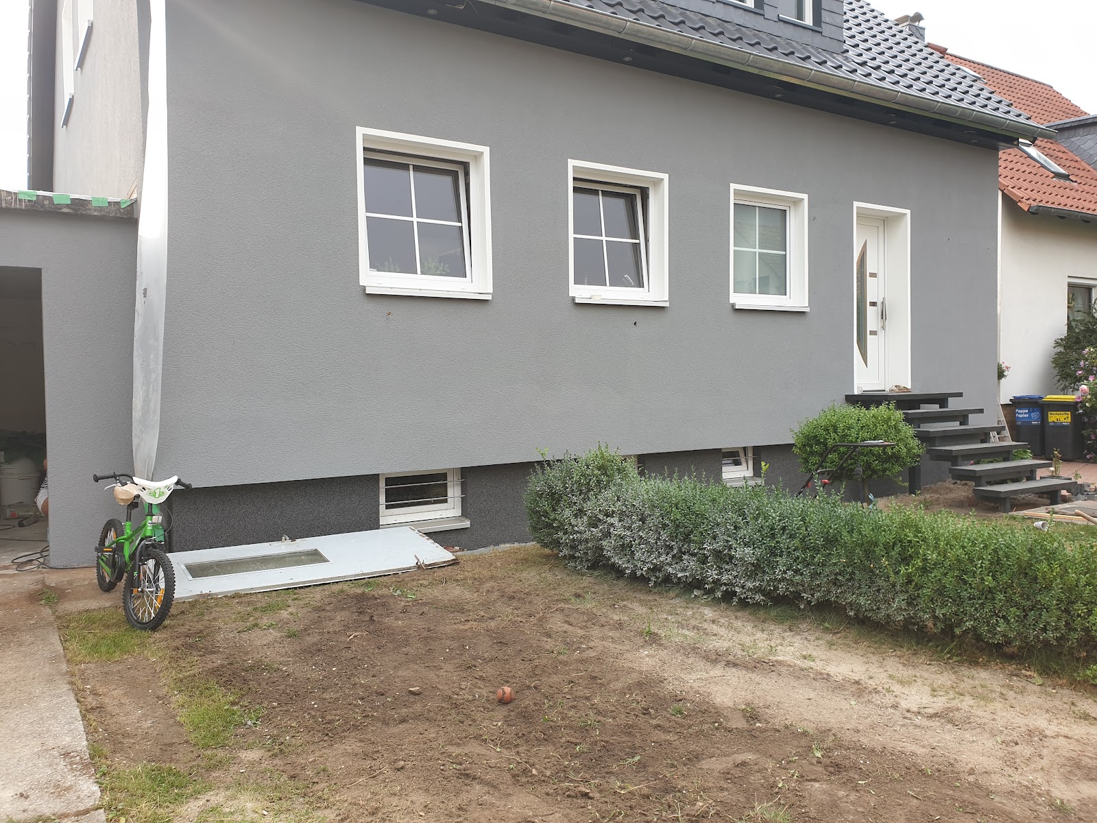 Frisch sanierte Hausfassade von Glagow Malereibetrieb in Peine-Stederdorf